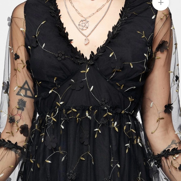 Disturbia Chrysanthi Appliquéd Maxi Dress - Picture 2 of 10